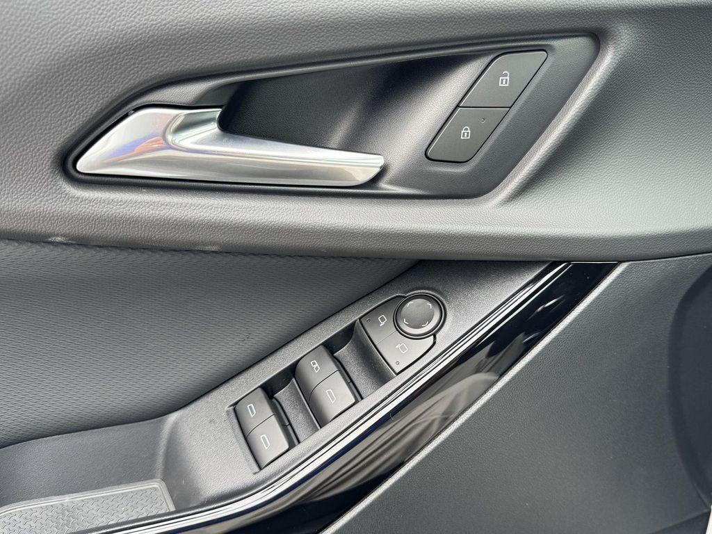 new 2026 Chevrolet Equinox car, priced at $28,495