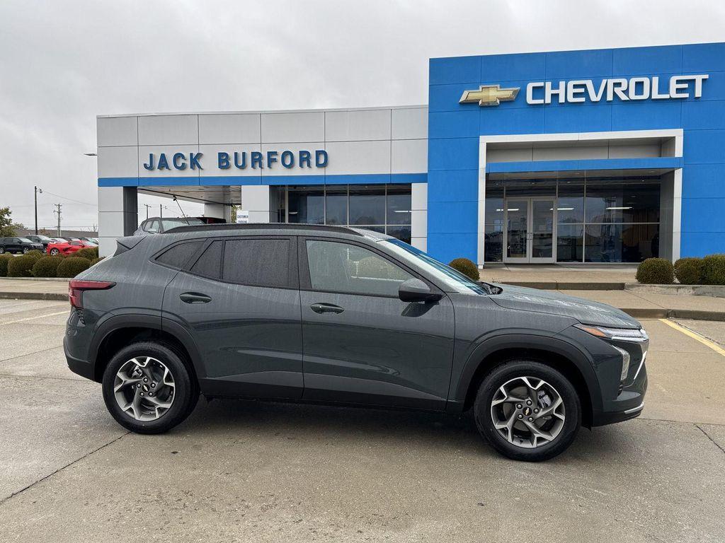 new 2026 Chevrolet Trax car, priced at $25,026