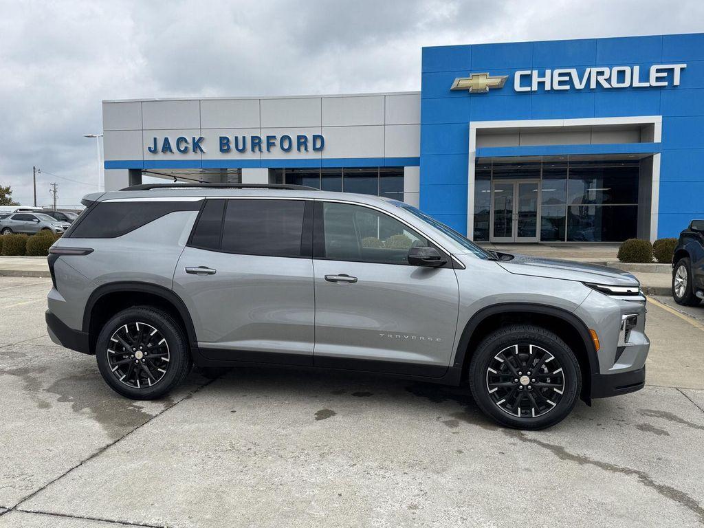new 2026 Chevrolet Traverse car, priced at $44,326