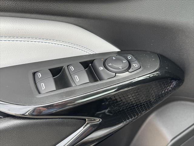 new 2025 Chevrolet Trax car, priced at $25,385