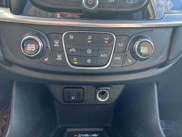 used 2022 Chevrolet Traverse car, priced at $28,000