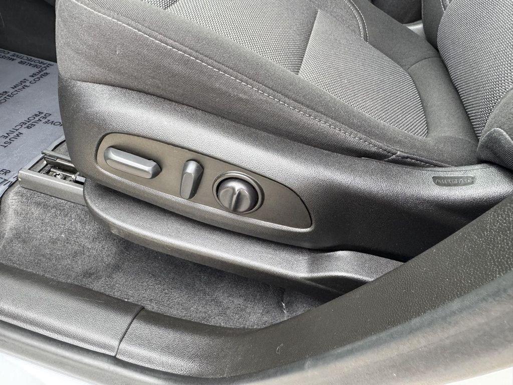 used 2022 Chevrolet Traverse car, priced at $27,500