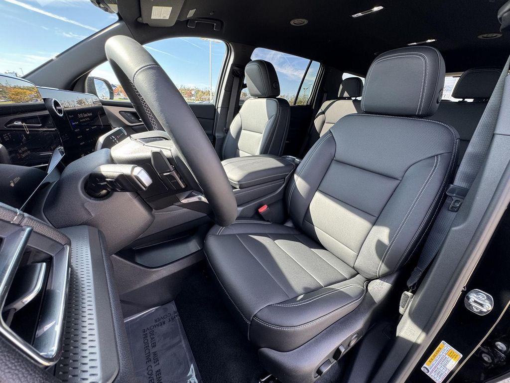 new 2026 Chevrolet Traverse car, priced at $45,026