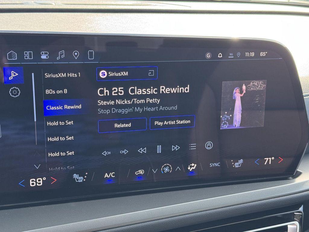 new 2026 Chevrolet Traverse car, priced at $45,026