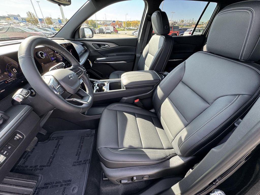 new 2026 Chevrolet Traverse car, priced at $45,026