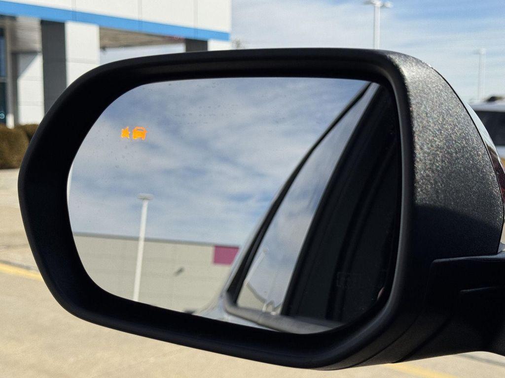 new 2026 Chevrolet Traverse car, priced at $45,026