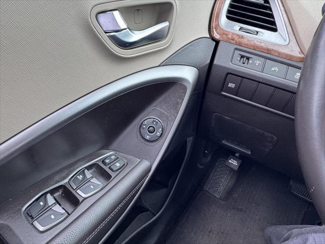 used 2013 Hyundai Santa Fe car, priced at $9,500