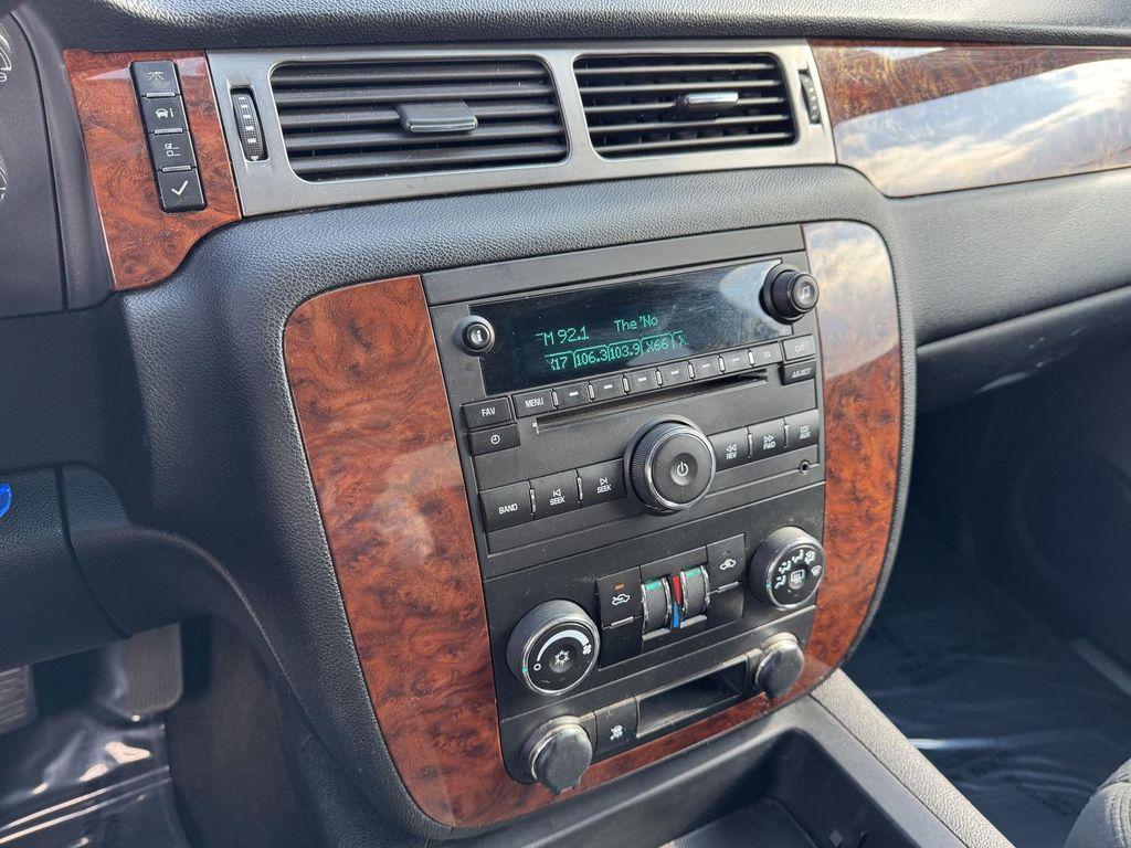 used 2008 Chevrolet Avalanche car, priced at $10,000