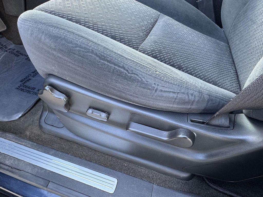 used 2008 Chevrolet Avalanche car, priced at $10,000