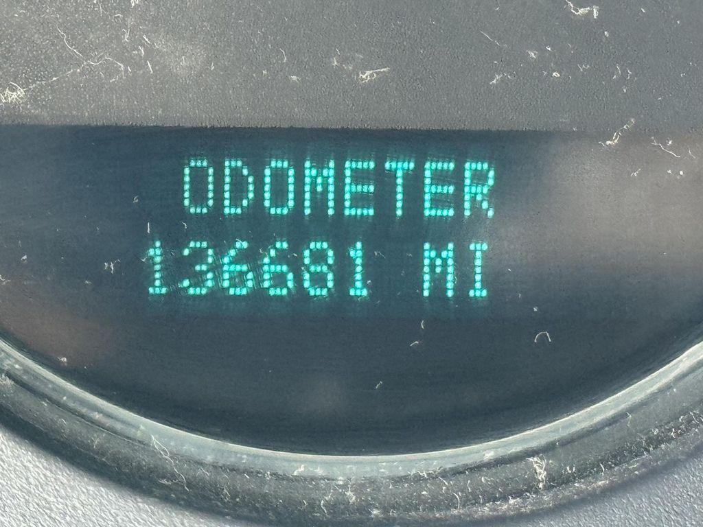 used 2008 Chevrolet Avalanche car, priced at $10,000