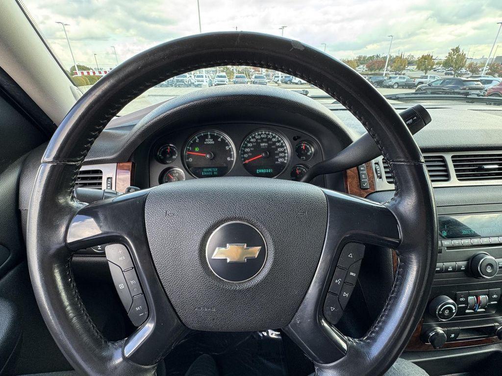 used 2008 Chevrolet Avalanche car, priced at $10,000