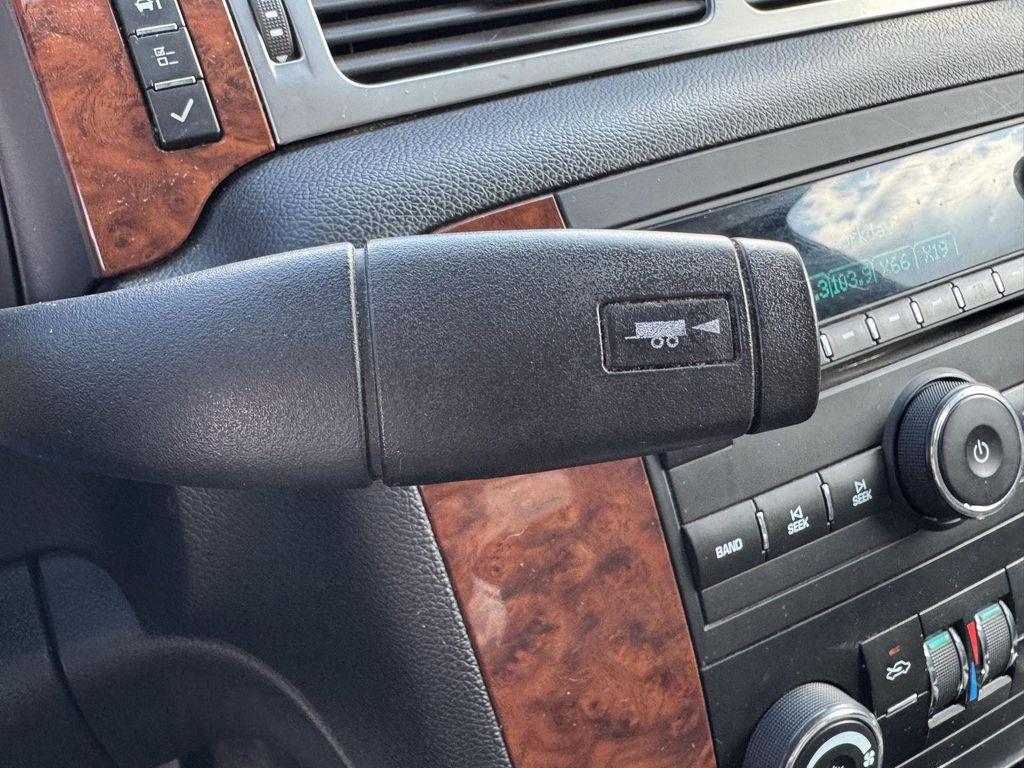 used 2008 Chevrolet Avalanche car, priced at $10,000