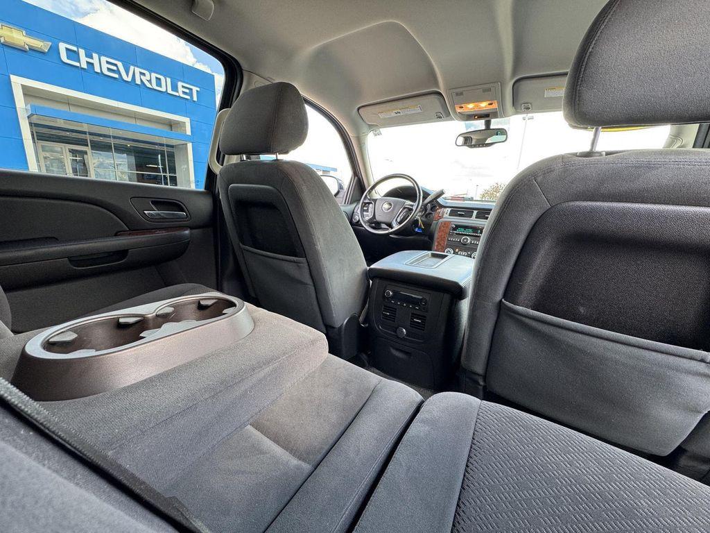 used 2008 Chevrolet Avalanche car, priced at $10,000