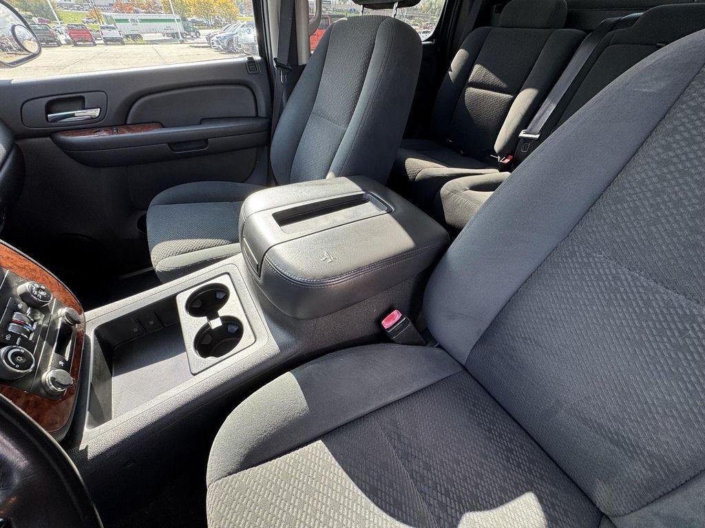 used 2008 Chevrolet Avalanche car, priced at $10,000