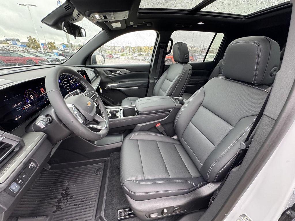 new 2026 Chevrolet Traverse car, priced at $44,426