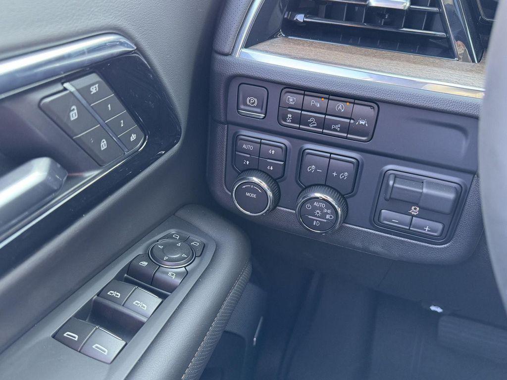 new 2025 Chevrolet Suburban car, priced at $87,226
