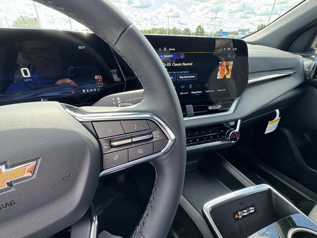 new 2026 Chevrolet Equinox car, priced at $32,545