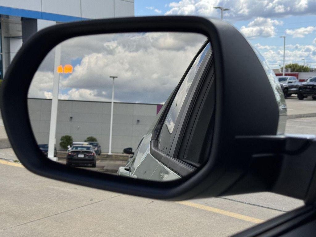 new 2026 Chevrolet Equinox car, priced at $32,545