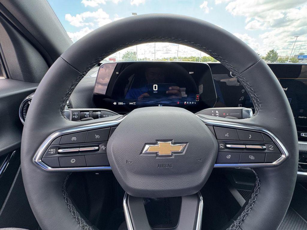 new 2026 Chevrolet Equinox car, priced at $32,545