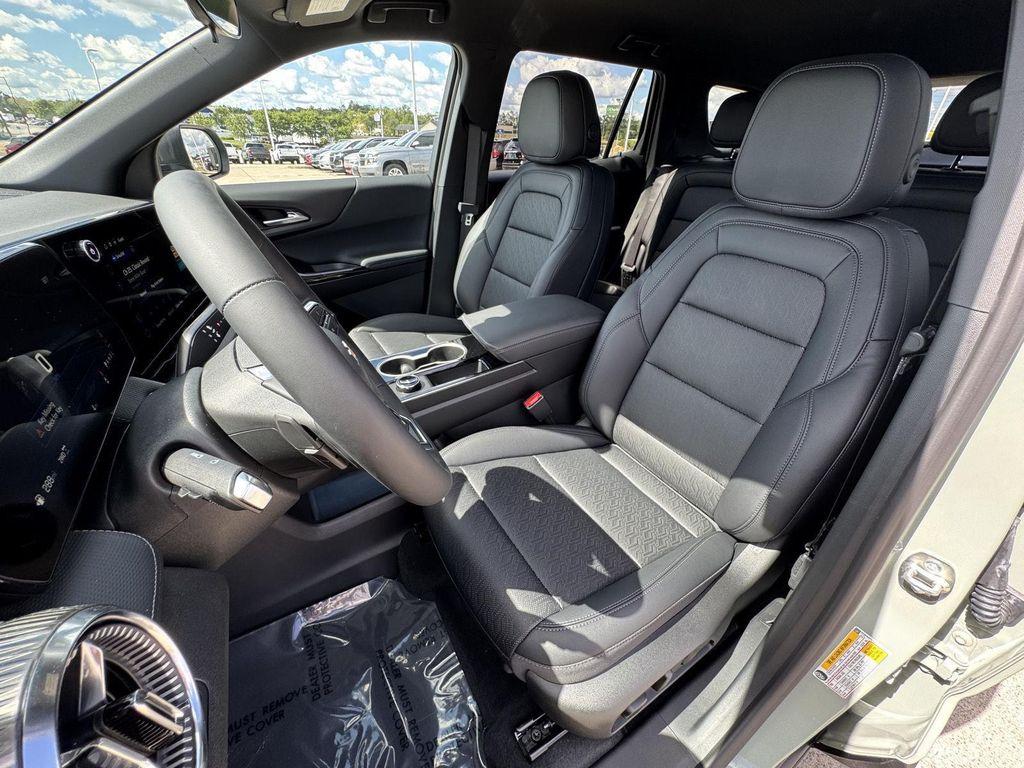new 2026 Chevrolet Equinox car, priced at $32,545