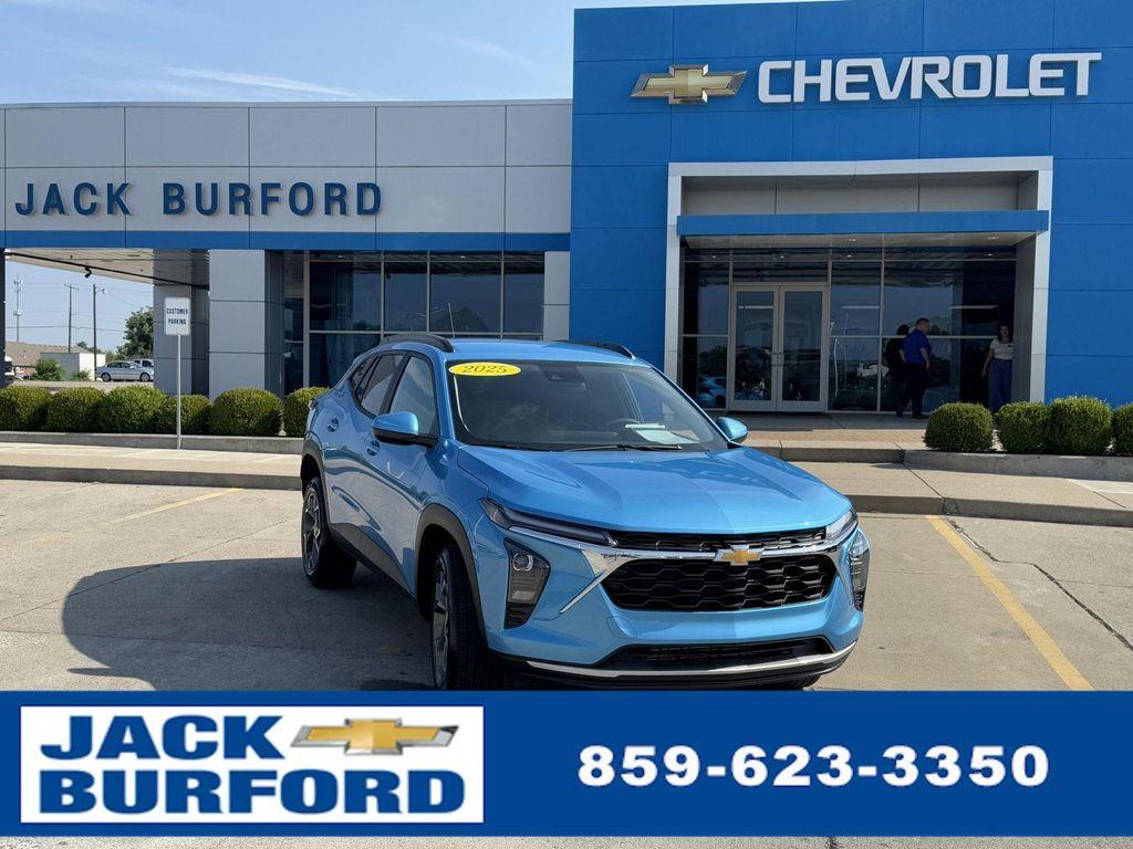 used 2025 Chevrolet Trax car, priced at $23,000