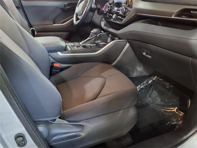 used 2022 Toyota Highlander car, priced at $29,308