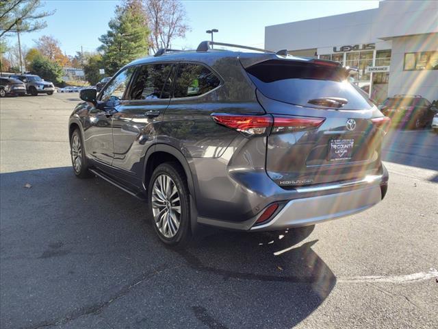 used 2021 Toyota Highlander car, priced at $38,912