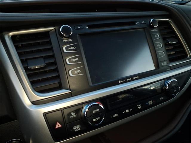 used 2019 Toyota Highlander car, priced at $25,997