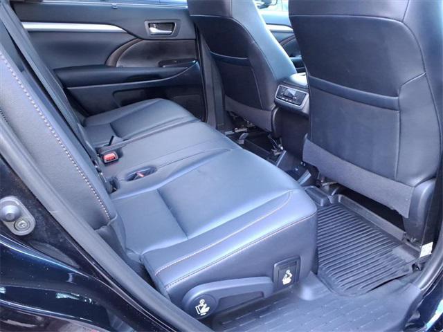 used 2019 Toyota Highlander car, priced at $25,997