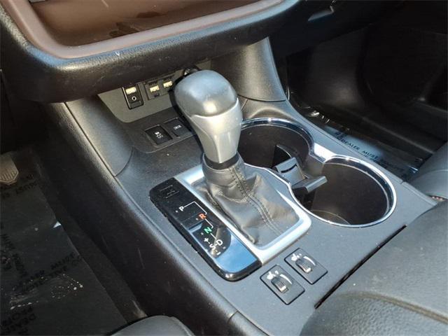 used 2019 Toyota Highlander car, priced at $25,997