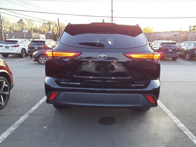 used 2022 Toyota Highlander car, priced at $35,836