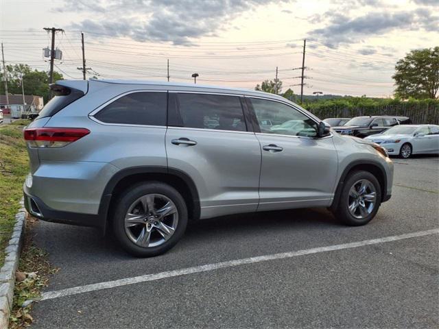 used 2019 Toyota Highlander car, priced at $28,989