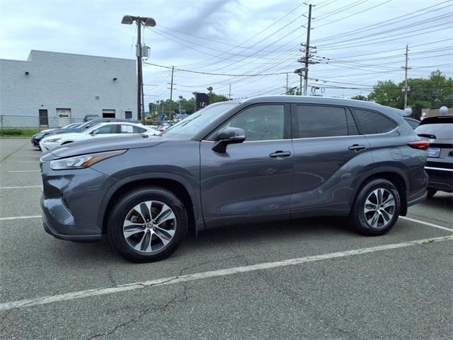 used 2020 Toyota Highlander car, priced at $29,918