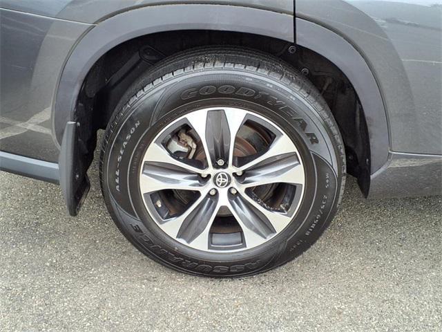 used 2020 Toyota Highlander car, priced at $29,918
