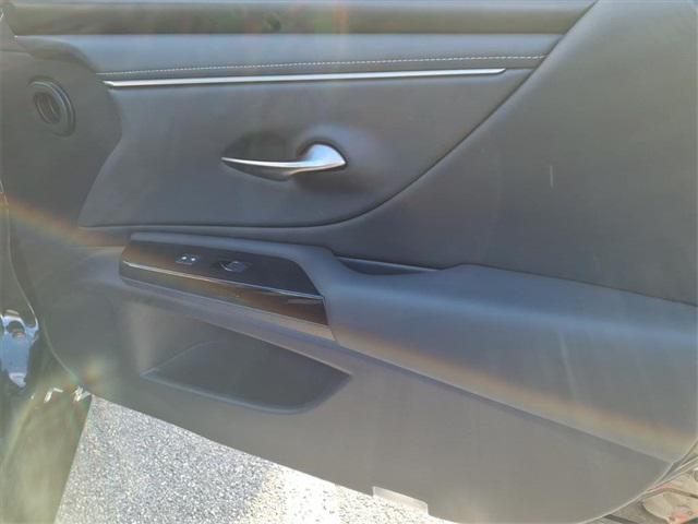 used 2022 Lexus ES 350 car, priced at $33,001