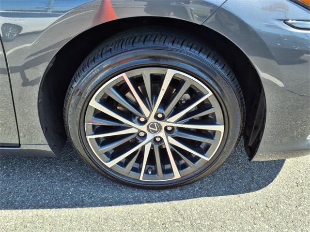used 2024 Lexus ES 250 car, priced at $42,351