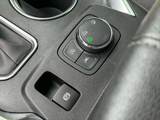 used 2023 Chevrolet Traverse car, priced at $27,991