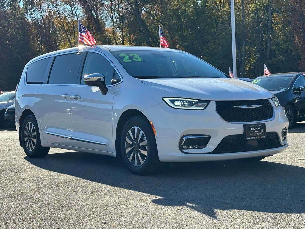 used 2023 Chrysler Pacifica Hybrid car, priced at $33,991