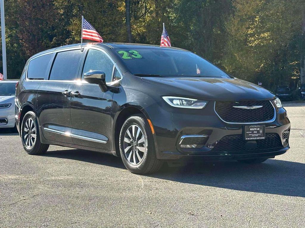 used 2023 Chrysler Pacifica Hybrid car, priced at $31,691