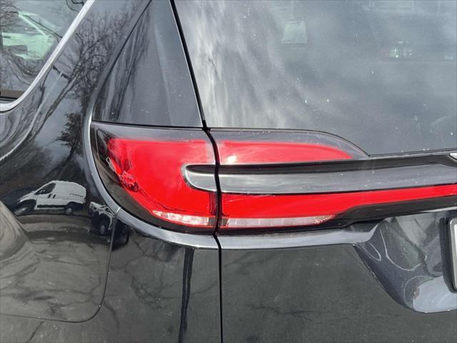 used 2023 Chrysler Pacifica Hybrid car, priced at $36,991