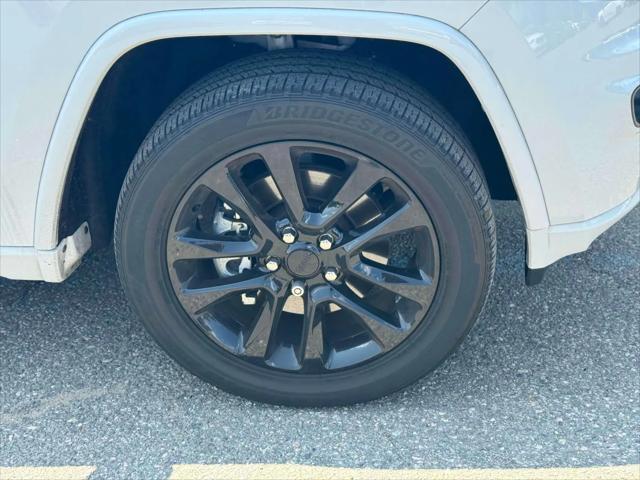 used 2022 Jeep Grand Cherokee car, priced at $31,591