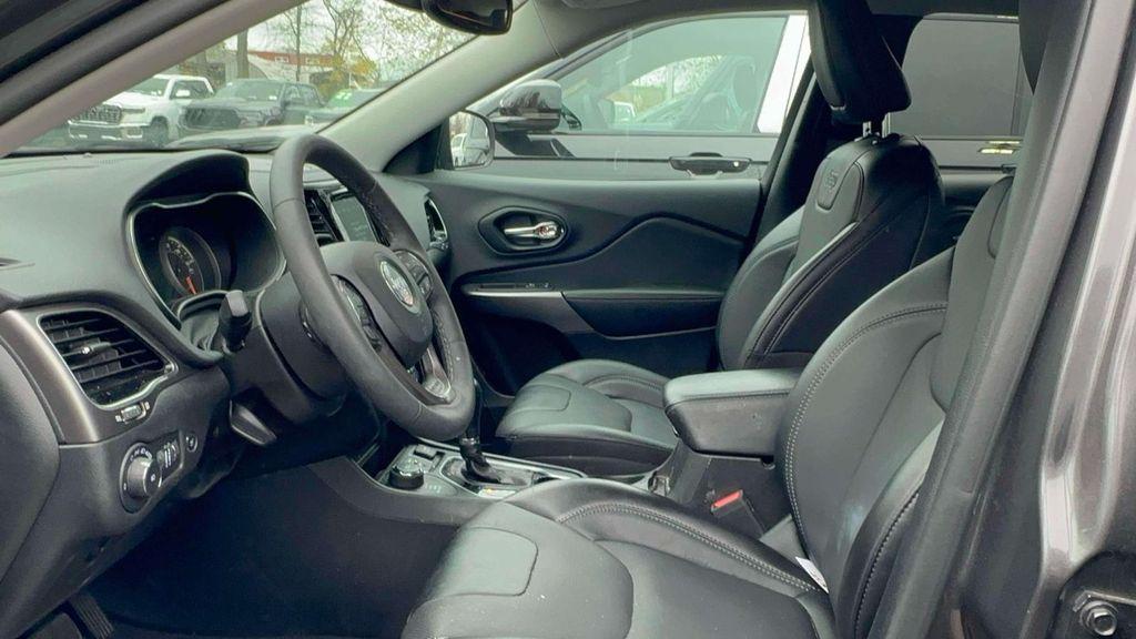 used 2022 Jeep Cherokee car, priced at $19,991