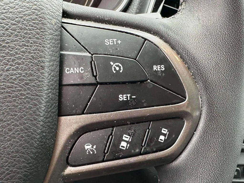 used 2022 Jeep Cherokee car, priced at $19,991