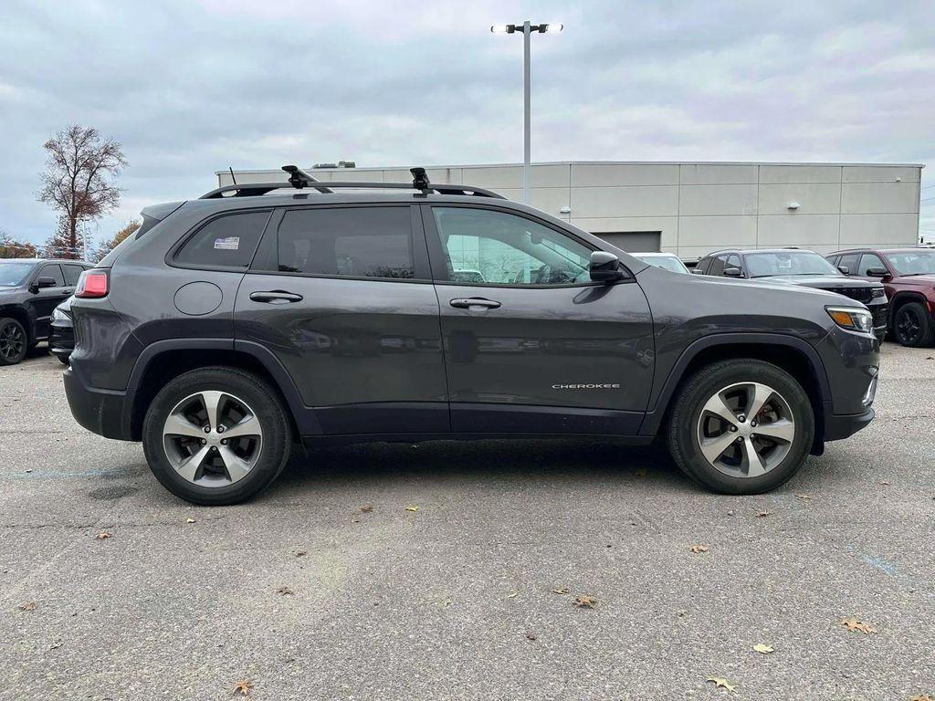 used 2022 Jeep Cherokee car, priced at $19,991