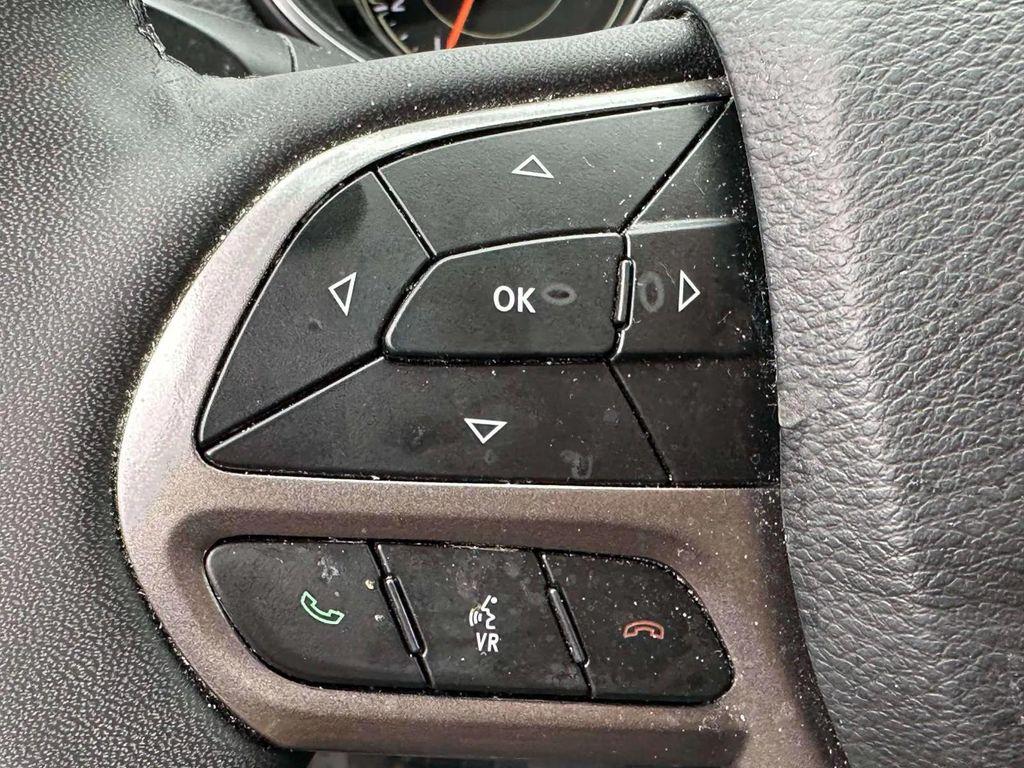 used 2022 Jeep Cherokee car, priced at $19,991