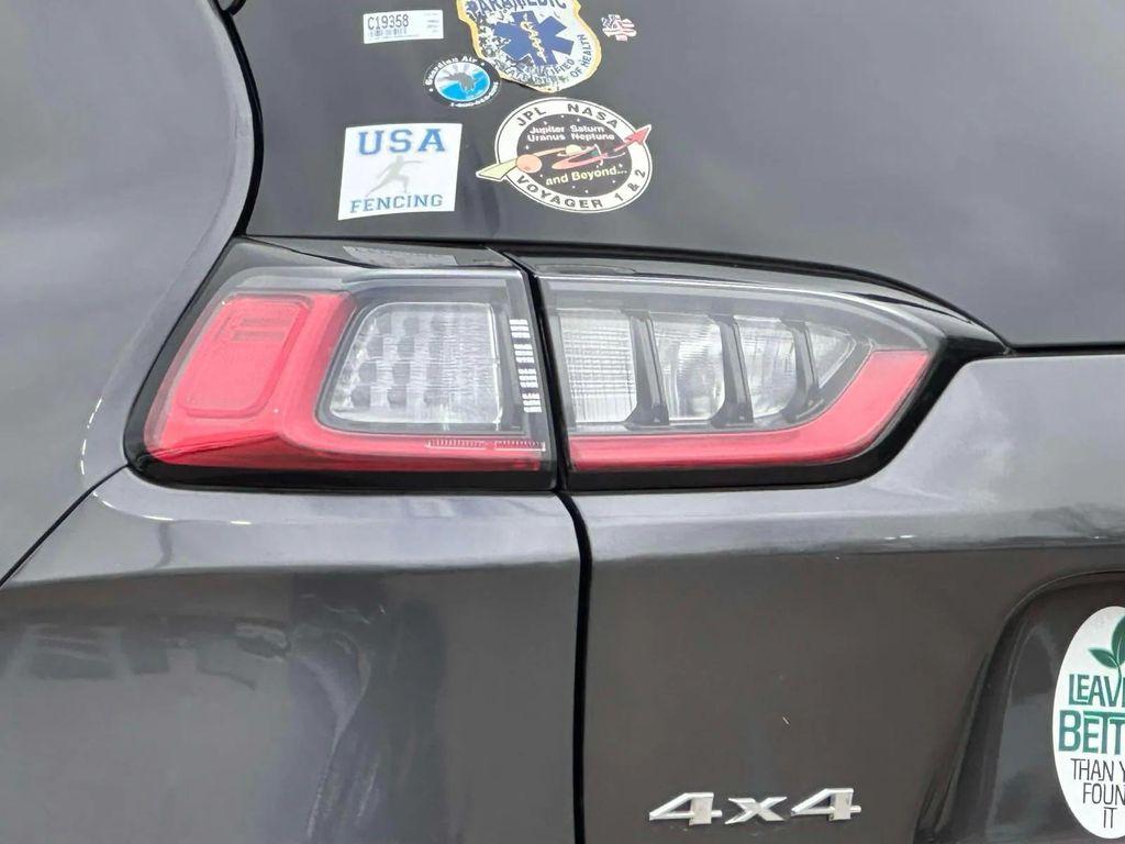 used 2022 Jeep Cherokee car, priced at $19,991
