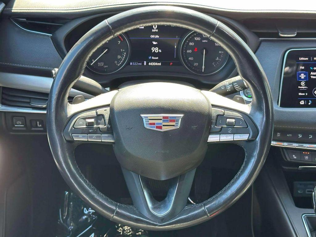 used 2021 Cadillac XT4 car, priced at $21,991