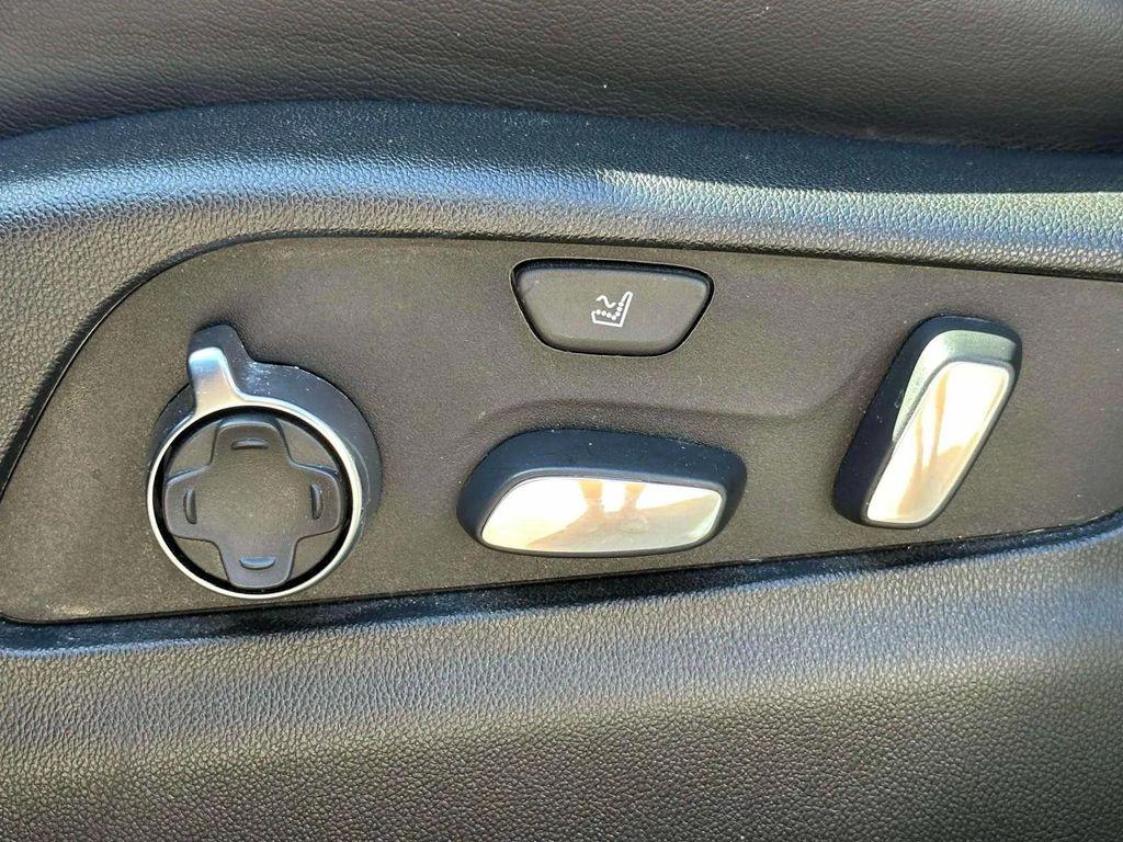 used 2021 Cadillac XT4 car, priced at $21,991