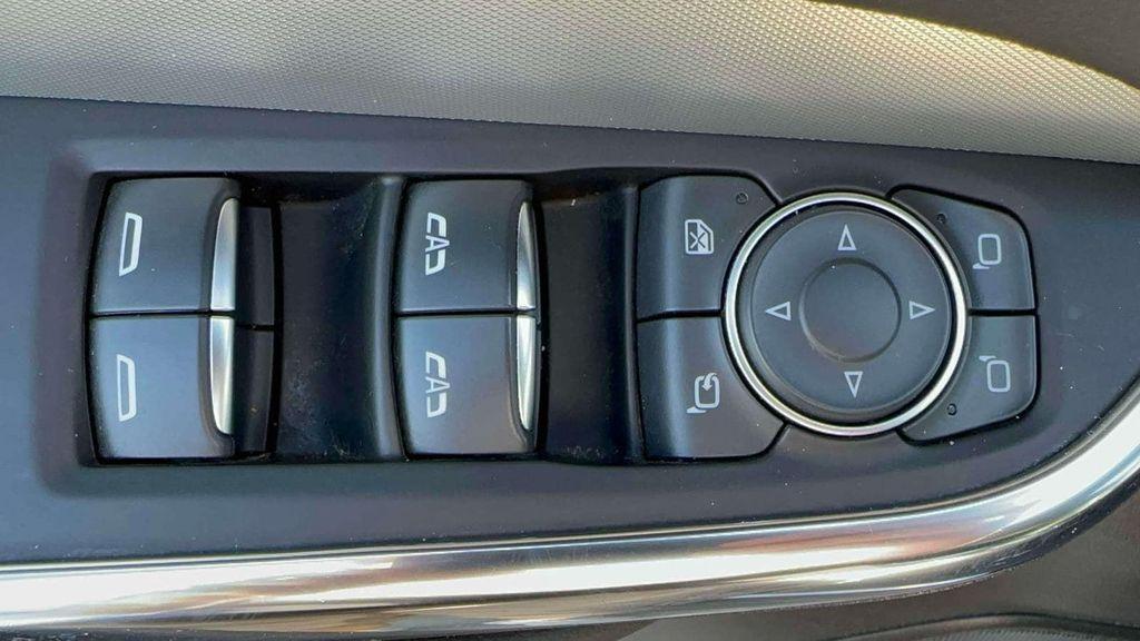 used 2021 Cadillac XT4 car, priced at $21,991