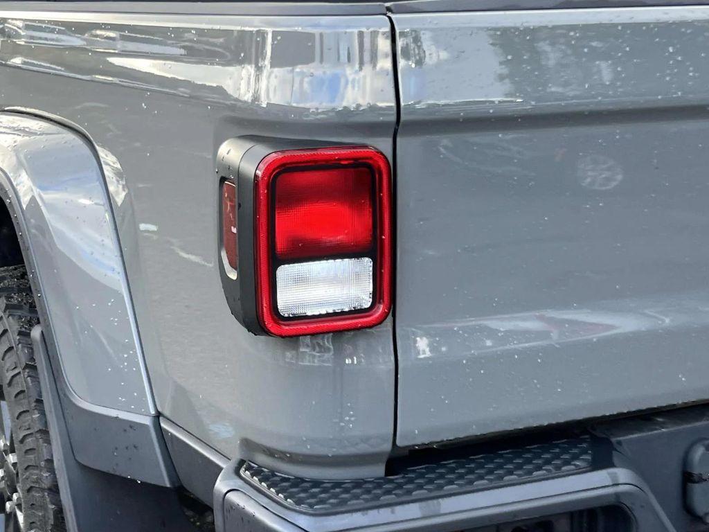 used 2021 Jeep Gladiator car, priced at $31,991